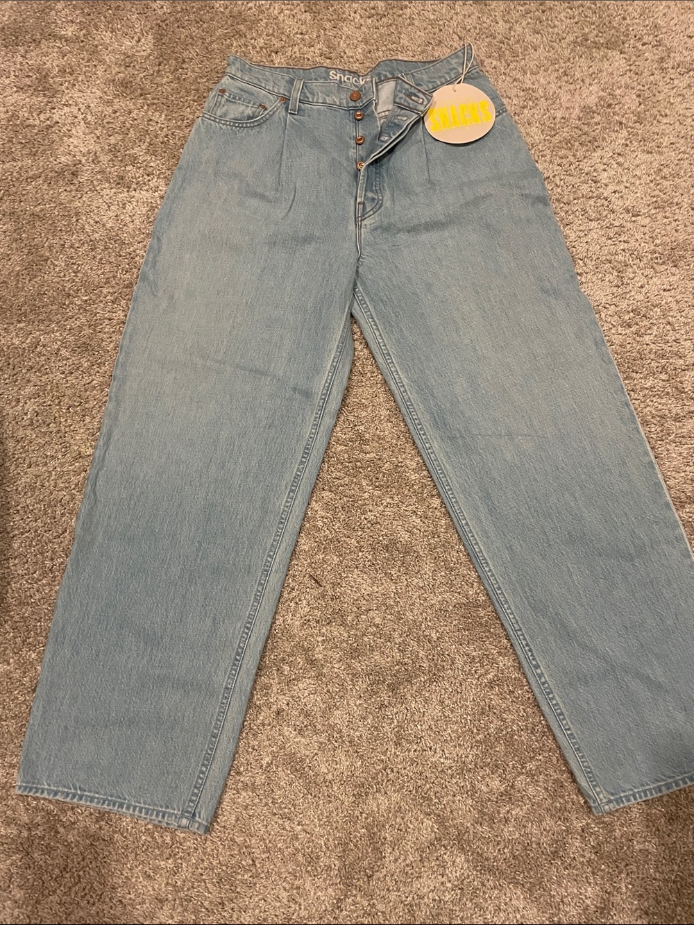Light Wash Straight Leg Jeans - Women's